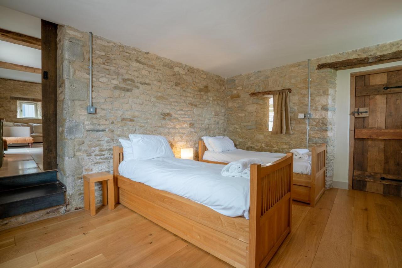 Middle Barn Villa Dyrham ภายนอก รูปภาพ