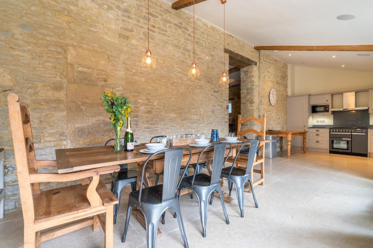 Middle Barn Villa Dyrham ภายนอก รูปภาพ