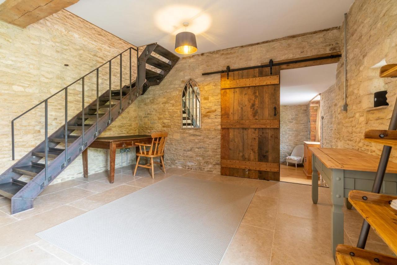 Middle Barn Villa Dyrham ภายนอก รูปภาพ
