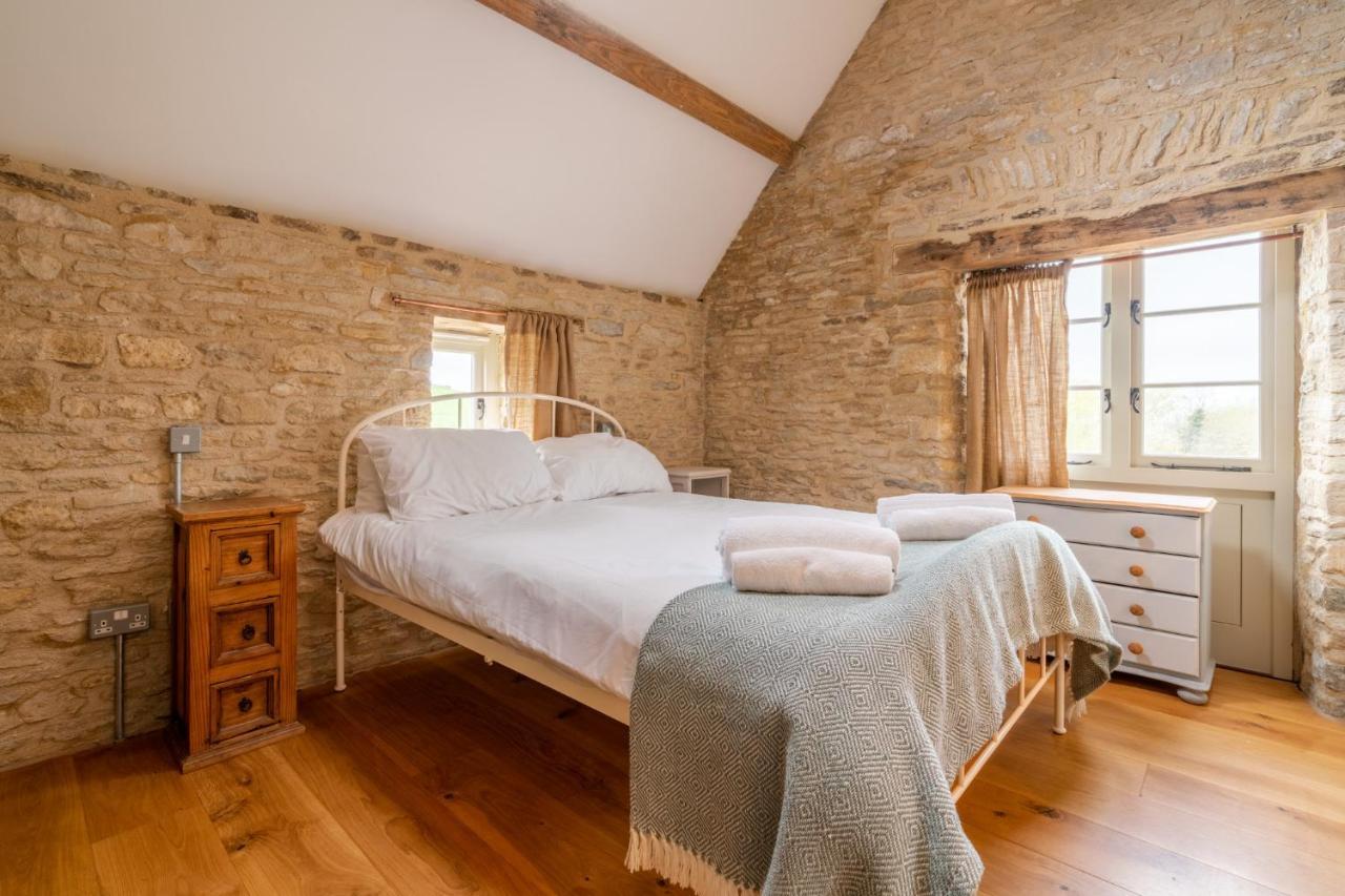 Middle Barn Villa Dyrham ภายนอก รูปภาพ