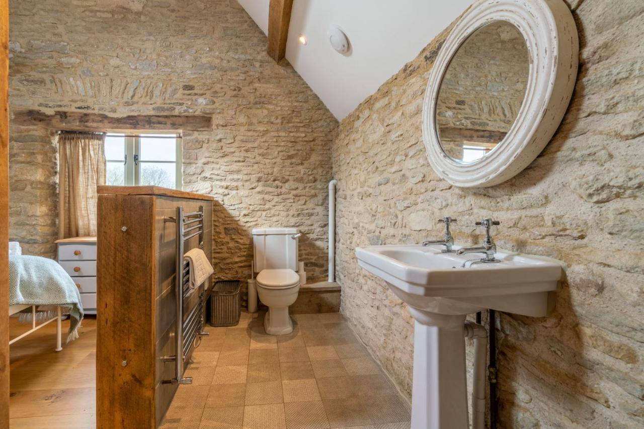 Middle Barn Villa Dyrham ภายนอก รูปภาพ