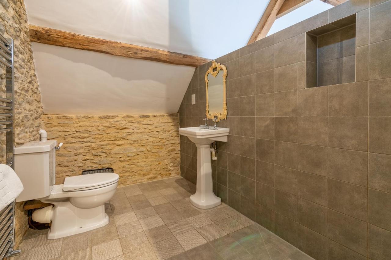 Middle Barn Villa Dyrham ภายนอก รูปภาพ