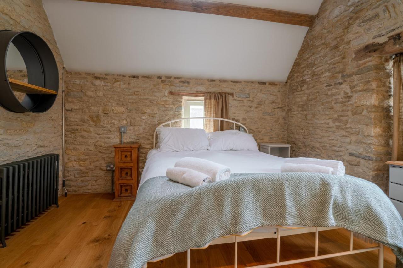 Middle Barn Villa Dyrham ภายนอก รูปภาพ